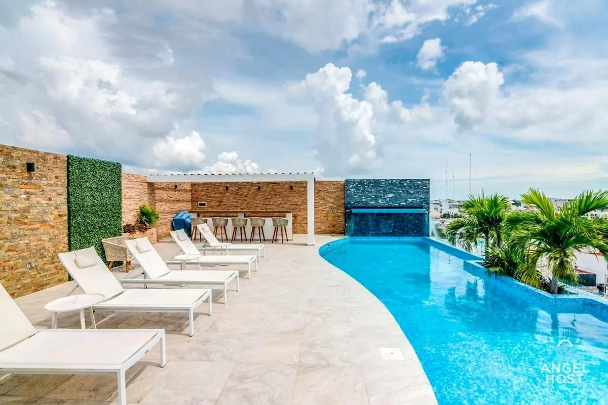 Adorable Rooftop Pool, Reliable Wifi, Near 5Th Ave Playa del Carmen